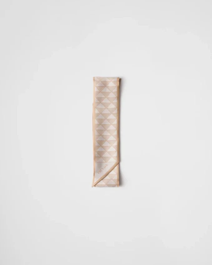 Corbata de seda jacquard Corbata de seda jacquard