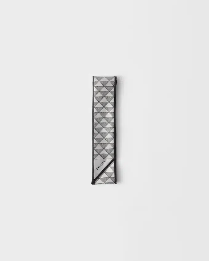 Corbata de seda jacquard Corbata de seda jacquard