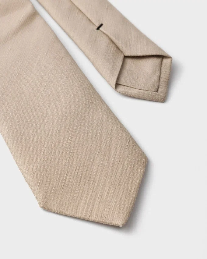 Corbata de seda y lino Corbata de seda y lino