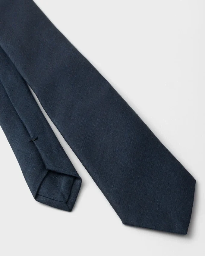 Corbata de seda y lino Corbata de seda y lino
