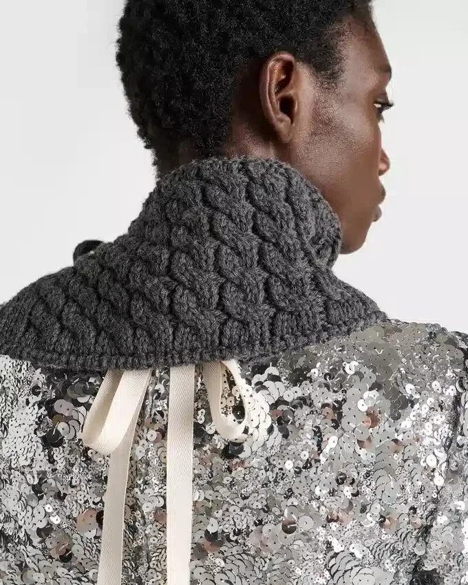 Cuello de lana con punto trenzado Cuello de lana con punto trenzado