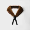 Cuello de piel de oveja