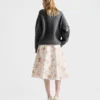 Falda circular de satén acolchado con estampado floral Falda circular de satén acolchado con estampado floral