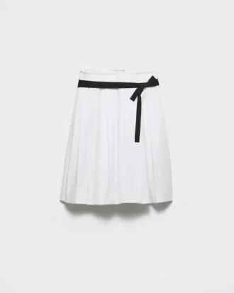 Falda de gabardina con cinturón