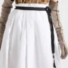 Falda de gabardina con cinturón Falda de gabardina con cinturón