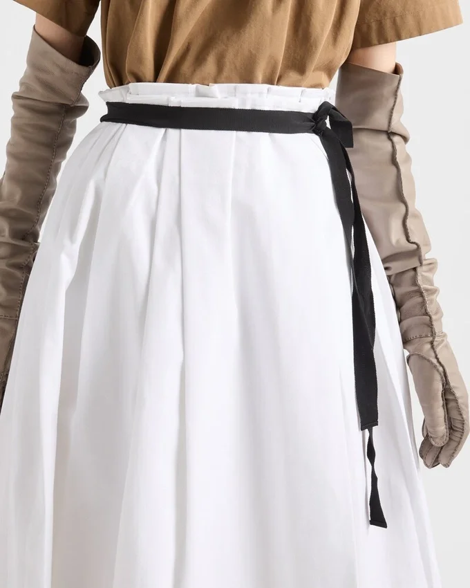 Falda de gabardina con cinturón Falda de gabardina con cinturón