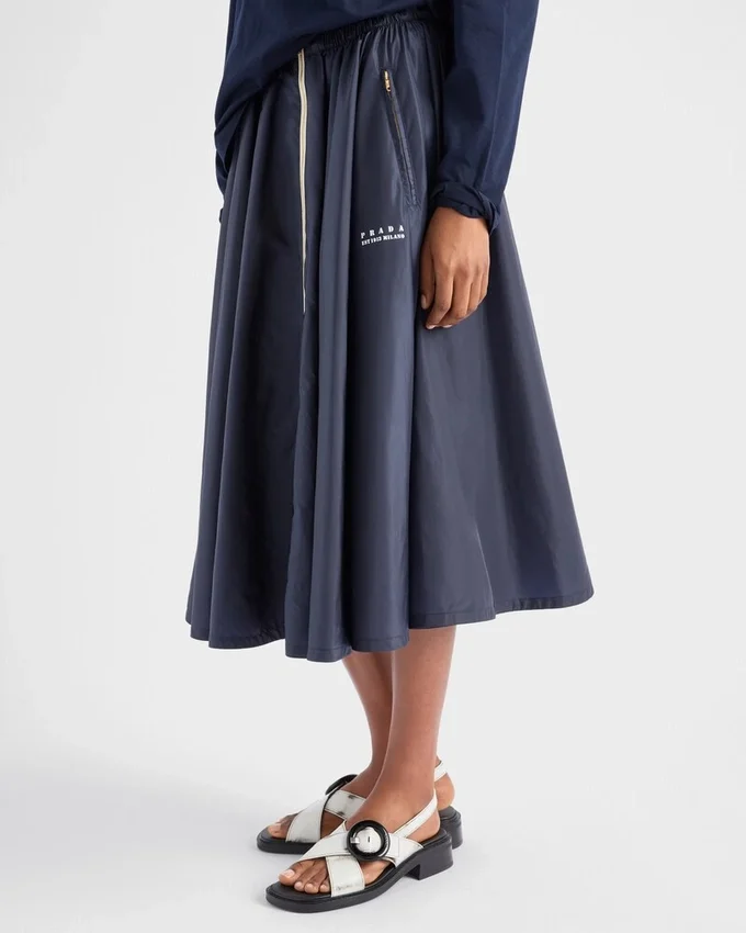 Falda de Re-Nylon ligero Falda de Re-Nylon ligero
