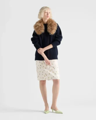 Falda de satén acolchado con estampado floral Falda de satén acolchado con estampado floral