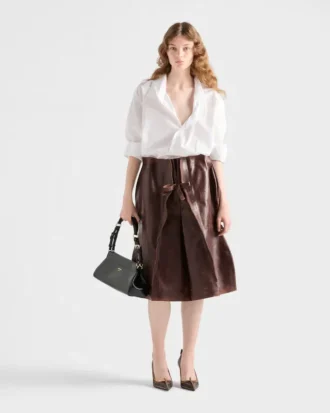 Falda midi de cuero