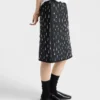 Falda midi de neopreno bordada Falda midi de neopreno bordada