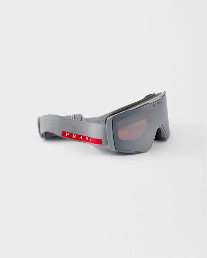 Gafas de nieve Prada Linea Rossa by Oakley con lentes intercambiables Gafas de nieve Prada Linea Rossa by Oakley con lentes intercambiables