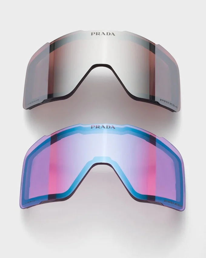 Gafas de nieve Prada Linea Rossa by Oakley con lentes intercambiables Gafas de nieve Prada Linea Rossa by Oakley con lentes intercambiables