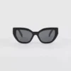 Gafas de sol con el logotipo de Prada