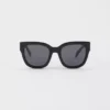 Gafas de sol con el logotipo de Prada