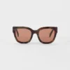Gafas de sol con el logotipo de Prada