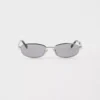Gafas de sol con el logotipo de Prada