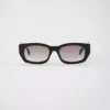 Gafas de sol con el logotipo de Prada
