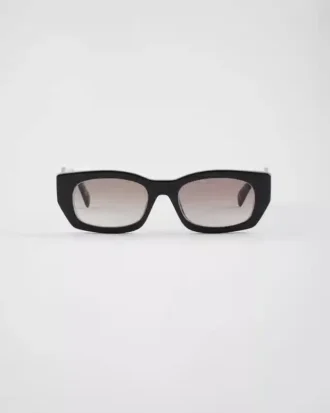 Gafas de sol con el logotipo de Prada