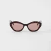 Gafas de sol con el logotipo de Prada