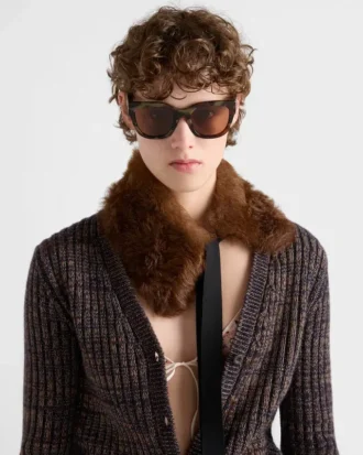 Gafas de sol con el logotipo de Prada