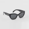 Gafas de sol con el logotipo de Prada