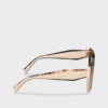 Gafas de sol con el logotipo de Prada