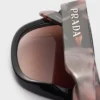 Gafas de sol con el logotipo de Prada