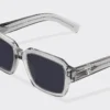 Gafas de sol con el logotipo de Prada Gafas de sol con el logotipo de Prada