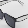 Gafas de sol con el logotipo de Prada