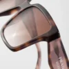 Gafas de sol con el logotipo de Prada
