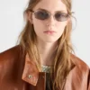 Gafas de sol con el logotipo de Prada