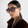 Gafas de sol con el logotipo de Prada