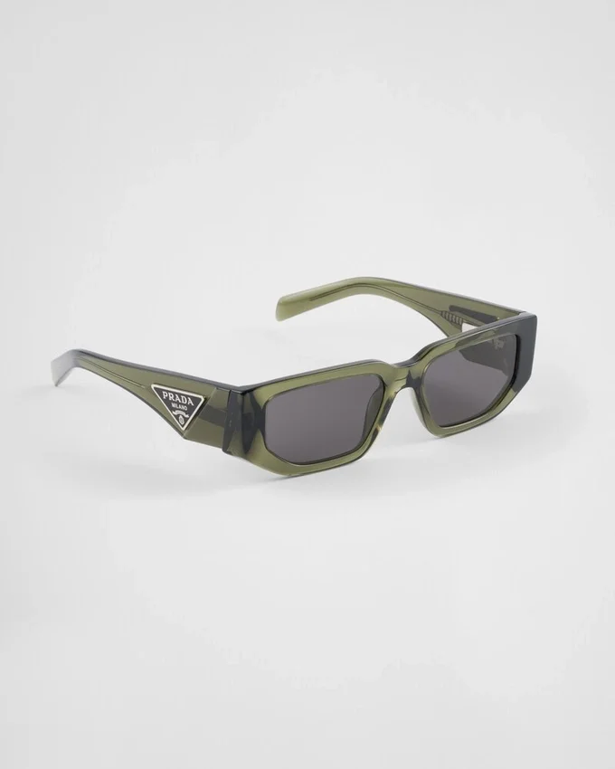 Gafas de sol con el logotipo triangular Gafas de sol con el logotipo triangular