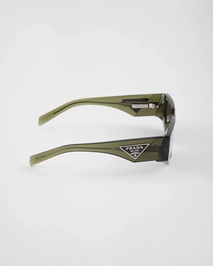 Gafas de sol con el logotipo triangular Gafas de sol con el logotipo triangular