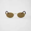 Gafas de sol con la icónica placa metálica Gafas de sol con la icónica placa metálica