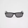 Gafas de sol con la icónica placa metálica Gafas de sol con la icónica placa metálica