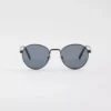 Gafas de sol con la icónica placa metálica Gafas de sol con la icónica placa metálica