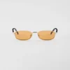 Gafas de sol con la icónica placa metálica Gafas de sol con la icónica placa metálica