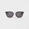 Gafas de sol con la icónica placa metálica Gafas de sol con la icónica placa metálica