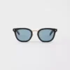 Gafas de sol con la icónica placa metálica Gafas de sol con la icónica placa metálica
