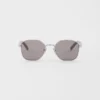 Gafas de sol con la icónica placa metálica Gafas de sol con la icónica placa metálica