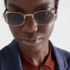 Gafas de sol con la icónica placa metálica Gafas de sol con la icónica placa metálica