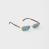 Gafas de sol con la icónica placa metálica