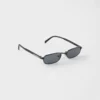 Gafas de sol con la icónica placa metálica Gafas de sol con la icónica placa metálica