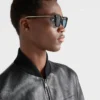 Gafas de sol con la icónica placa metálica Gafas de sol con la icónica placa metálica