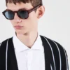 Gafas de sol con la icónica placa metálica Gafas de sol con la icónica placa metálica