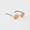 Gafas de sol con la icónica placa metálica Gafas de sol con la icónica placa metálica