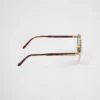 Gafas de sol con la icónica placa metálica Gafas de sol con la icónica placa metálica