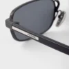 Gafas de sol con la icónica placa metálica Gafas de sol con la icónica placa metálica
