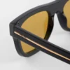 Gafas de sol con la icónica placa metálica Gafas de sol con la icónica placa metálica